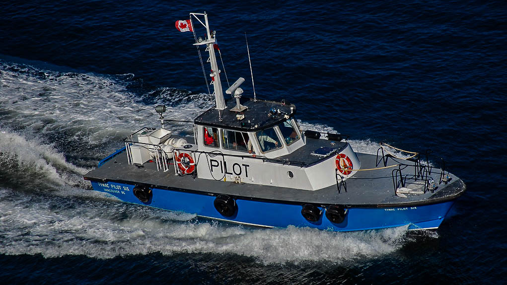 Tymac pilot boat underway off Vancouver